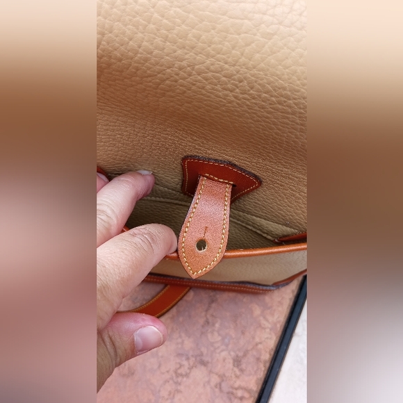 Vintage Dooney & Bourke Dover Drawstring Case Shoulder Crossbody Bag Cream - Picture 15 of 16